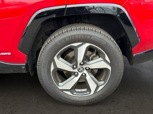 Used 2023 Toyota RAV4 SE image 25