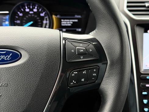 Used 2018 Ford Explorer Limited w/ Ford Safe & Smart Package image 50