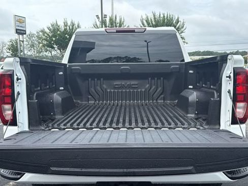 Used 2024 GMC Sierra 1500 Elevation AWD/4WD image 10