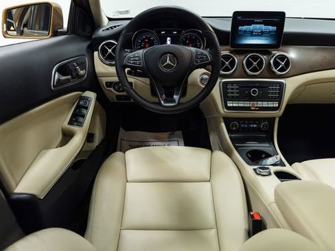 Used 2018 Mercedes-Benz GLA 250 4MATIC image 3