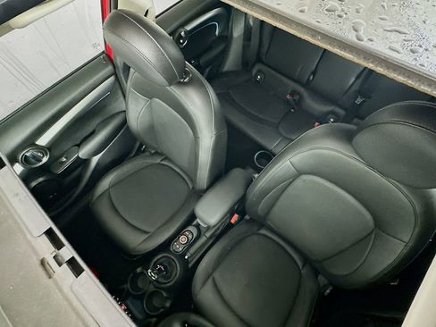 Used 2022 MINI Cooper 4-Door Hardtop image 21