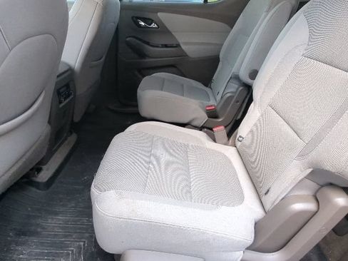 Used 2021 Chevrolet Traverse LT FWD image 25