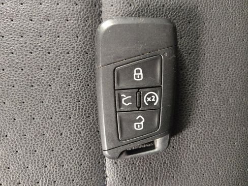 Used 2024 Volkswagen Jetta SE FWD image 32