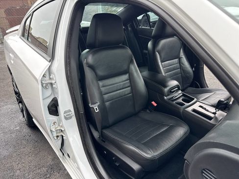 Used 2011 Dodge Charger R/T image 38