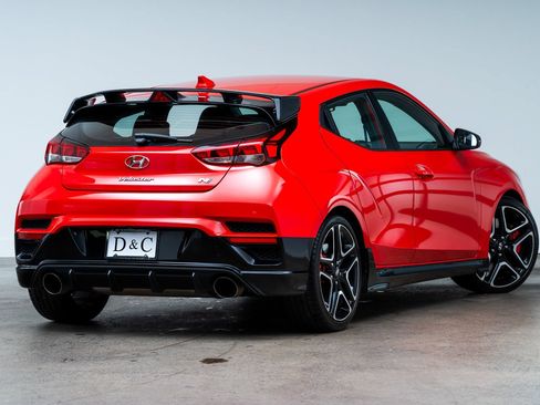 Used 2022 Hyundai Veloster N FWD image 6