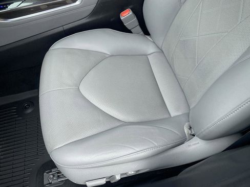 Used 2022 Toyota Highlander Platinum image 11