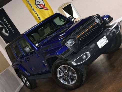 Used 2018 Jeep Wrangler Unlimited Sahara AWD/4WD image 77