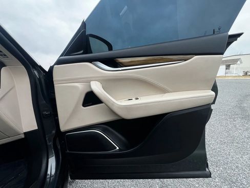 Used 2018 Maserati Levante GranLusso image 28