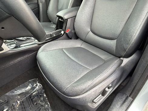 Certified 2025 Toyota Corolla Cross XLE AWD/4WD image 19