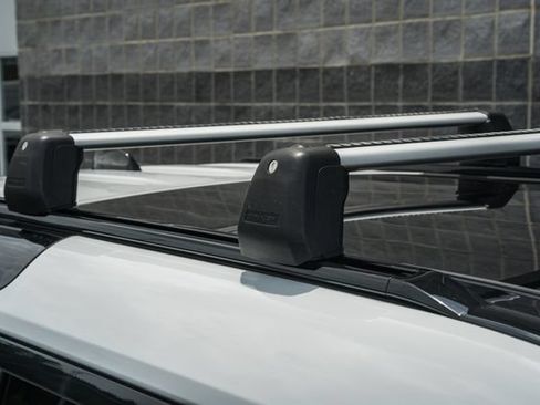 Used 2022 Land Rover Defender 110 SE AWD/4WD image 29
