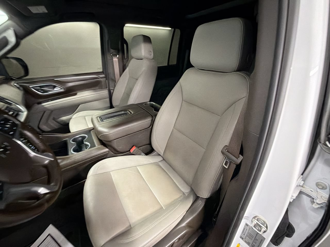 Certified 2024 Chevrolet Suburban Z71 w/ Luxury Package AWD/4WD image 20