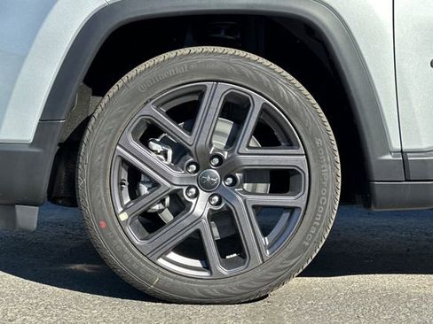 New 2026 Jeep Compass Latitude AWD/4WD image 24