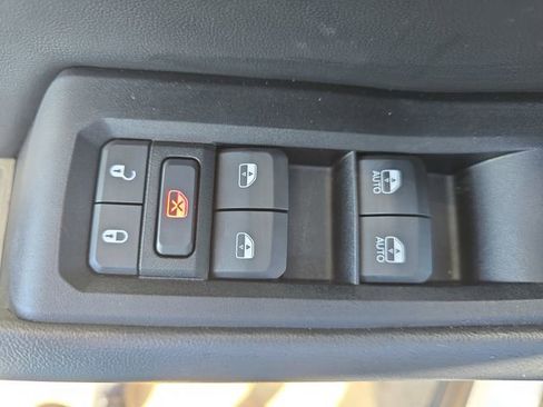 Used 2024 Jeep Grand Cherokee Limited w/ Black Appearance Package image 27