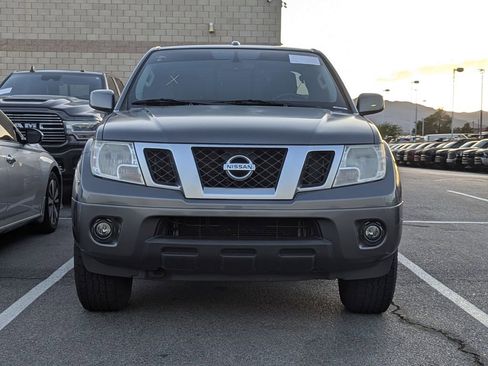 Used 2016 Nissan Frontier PRO-4X AWD/4WD image 2