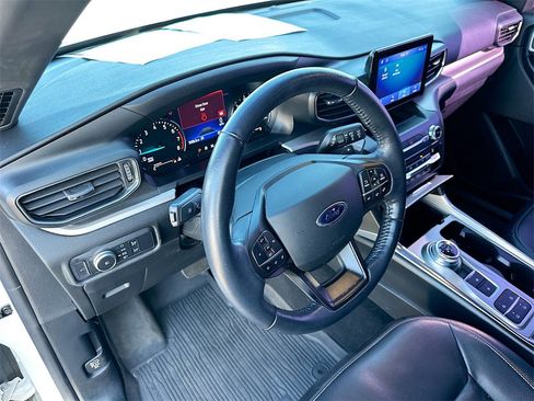Used 2020 Ford Explorer XLT w/ Equipment Group 202A image 9