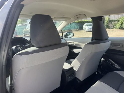 Used 2025 Toyota Corolla LE FWD image 23