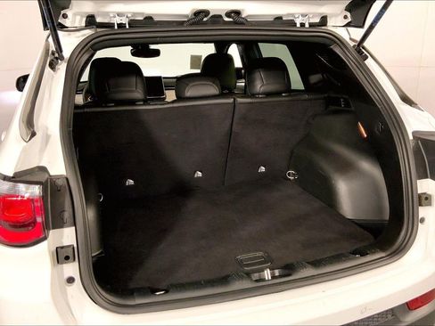 Used 2025 Jeep Compass Limited image 4