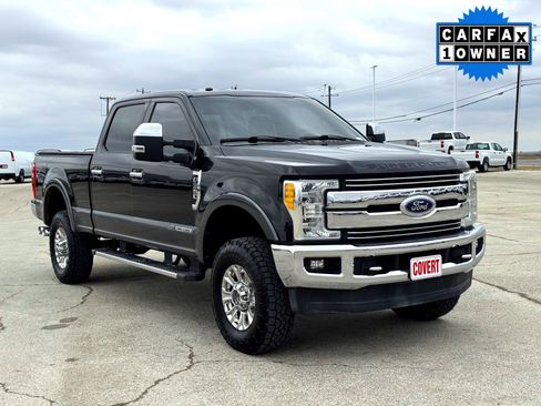 Used 2017 Ford F350 Lariat w/ Chrome Package image 5