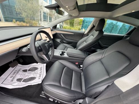 Used 2022 Tesla Model 3 image 11