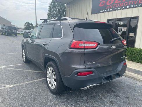 Used 2017 Jeep Cherokee Limited AWD/4WD image 8