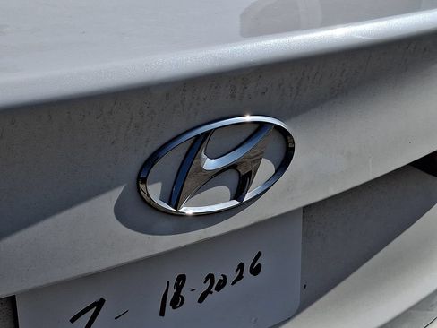 Used 2017 Hyundai Elantra SE FWD image 10