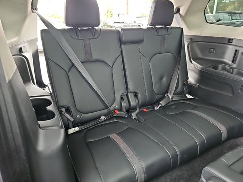 Used 2025 Honda Pilot EX-L image 12