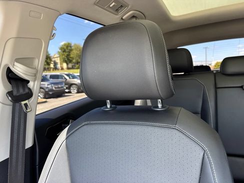Certified 2023 Volkswagen Tiguan SE w/ Panoramic Sunroof Package FWD image 23
