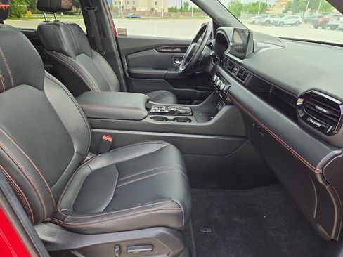 Certified 2024 Honda Pilot TrailSport image 31