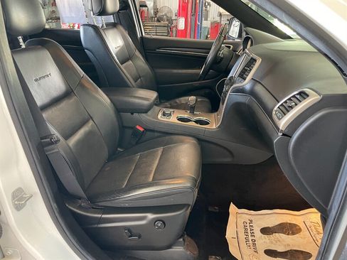 Used 2014 Jeep Grand Cherokee Summit AWD/4WD image 15
