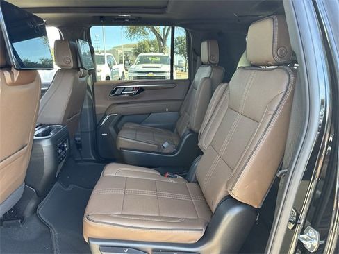 New 2026 Chevrolet Suburban High Country image 26