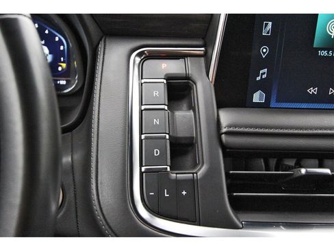 Used 2024 Chevrolet Suburban LT image 25