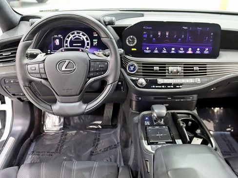 Used 2022 Lexus LS 500h AWD w/ Luxury Package image 16