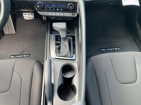 New 2025 Hyundai Elantra Sport image 21