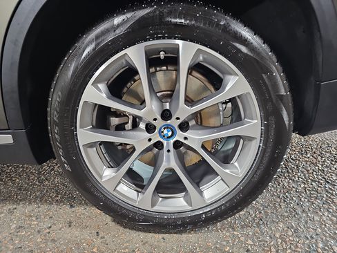 Certified 2024 BMW X5 xDrive50e w/ Premium Package image 35