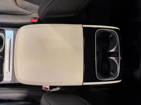 Used 2022 Kia Carnival EX FWD image 21