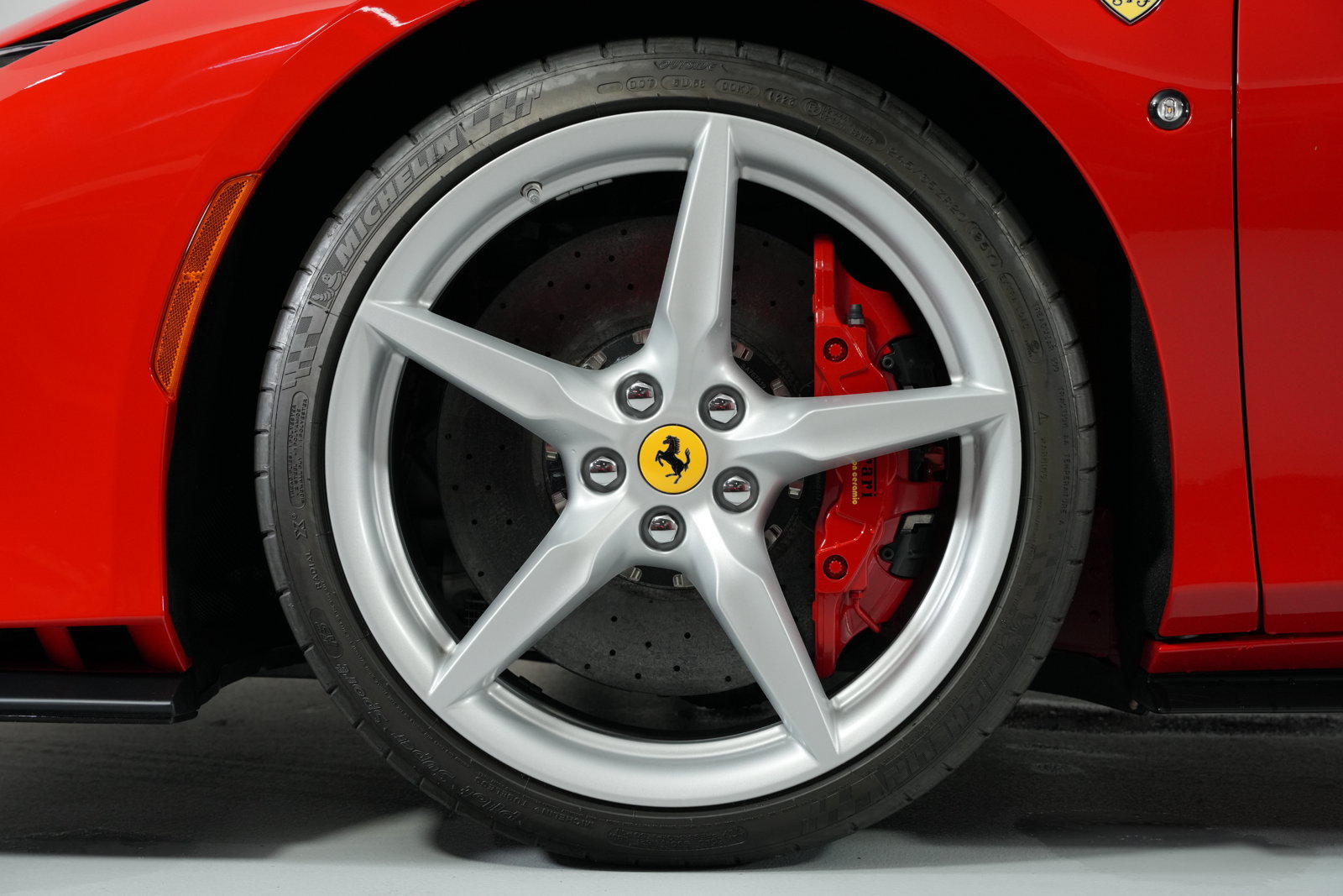 Used 2023 Ferrari F8 Tributo RWD image 8