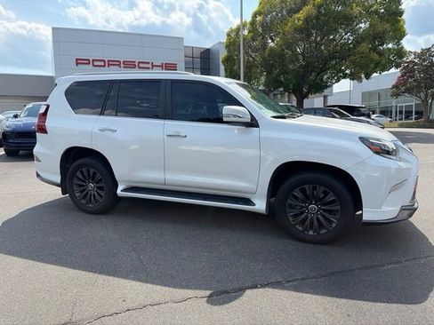 Used 2021 Lexus GX 460 Premium w/ Accessory Package AWD/4WD image 19