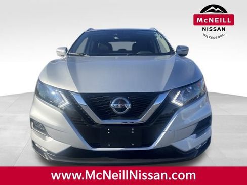 Used 2022 Nissan Rogue Sport SV w/ Technology Package image 2
