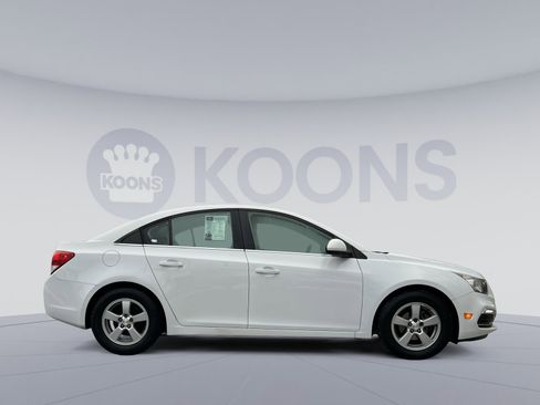 Used 2016 Chevrolet Cruze LT w/ Technology Package image 7