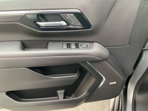 Used 2025 Chevrolet Tahoe RST image 14