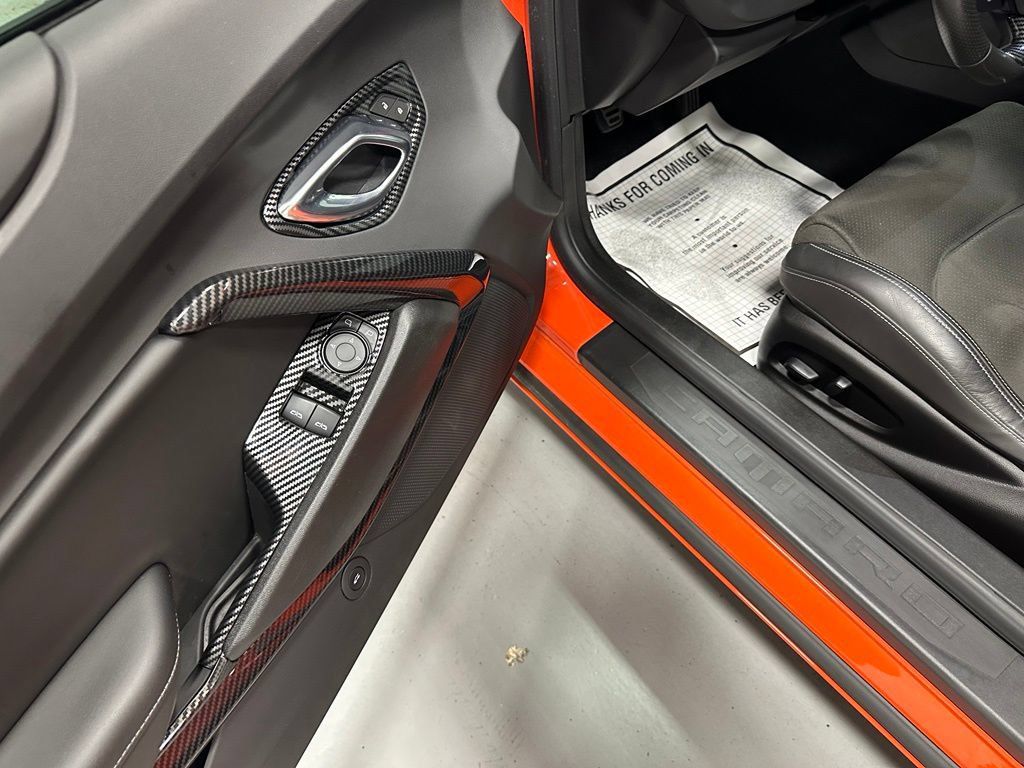 Used 2021 Chevrolet Camaro SS RWD image 9