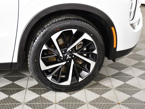Used 2023 Mitsubishi Outlander SE AWD/4WD image 53