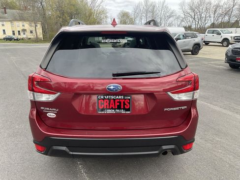 Used 2021 Subaru Forester Premium AWD/4WD image 4
