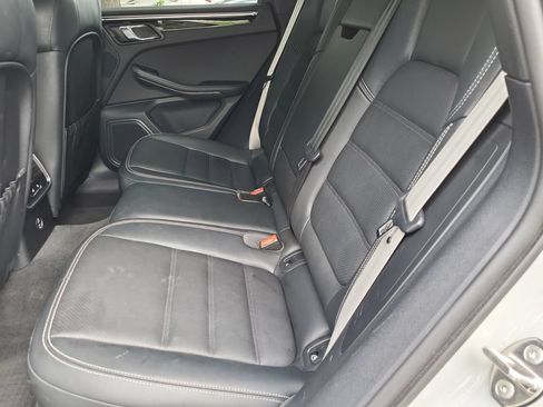 Used 2023 Porsche Macan S AWD/4WD image 15