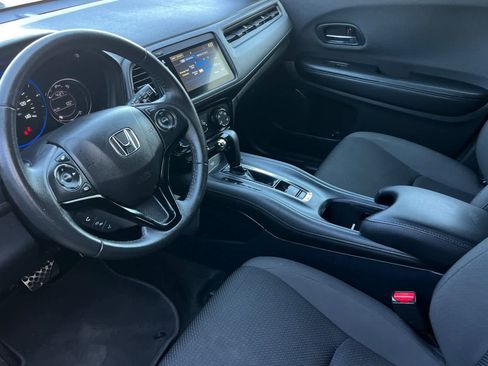 Used 2020 Honda HR-V Sport image 12