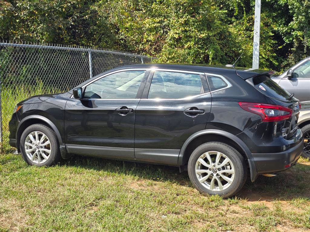 Used 2022 Nissan Rogue Sport S FWD image 9