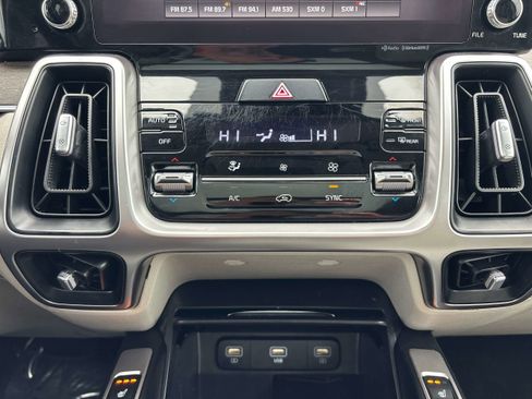 Used 2022 Kia Sorento S w/ Panoramic Sunroof Package image 28