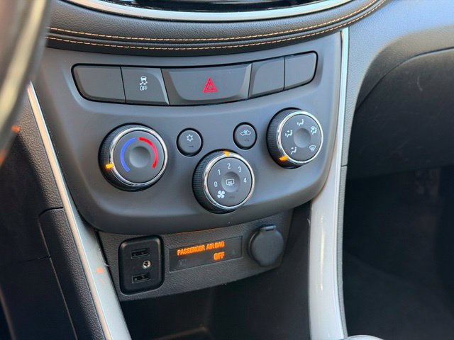 Used 2018 Chevrolet Trax LT w/ LT Convenience Package FWD image 15