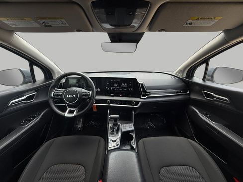 Used 2025 Kia Sportage LX AWD/4WD image 5