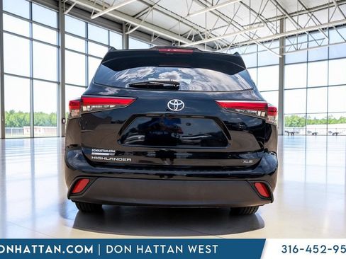 Used 2023 Toyota Highlander XLE FWD image 37